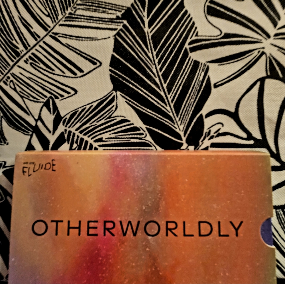 Otherworldly WE ARE FLUID eyeshadow pallete